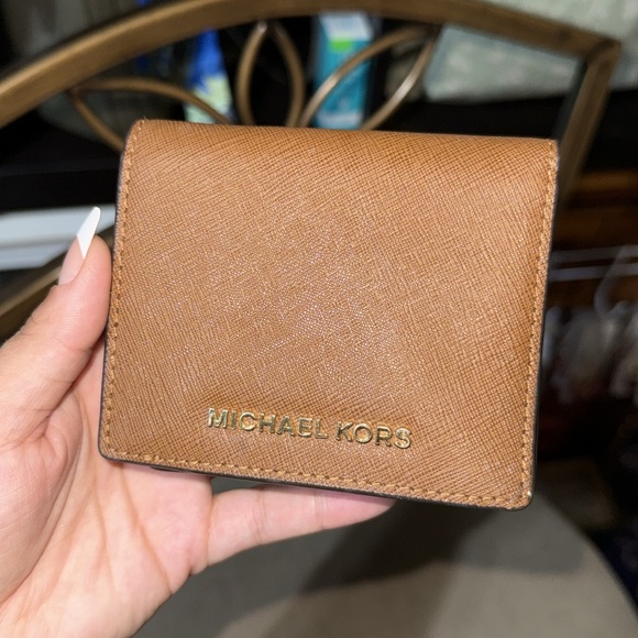 MK Small Wallet - Picture 1 of 9